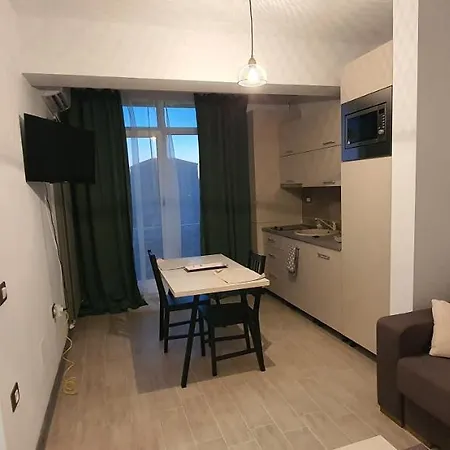 Zian's Mamaia Nord Apartman *